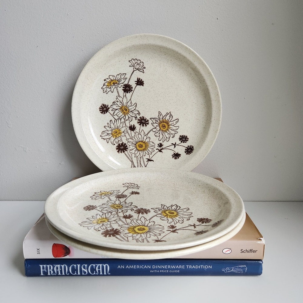 Vintage Roycroft Daisy Stoneware Dinner Plates - Set of 3